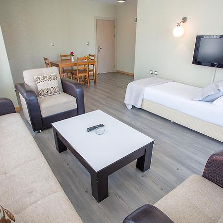 Cilek Marina Otel Кешме Экстерьер фото