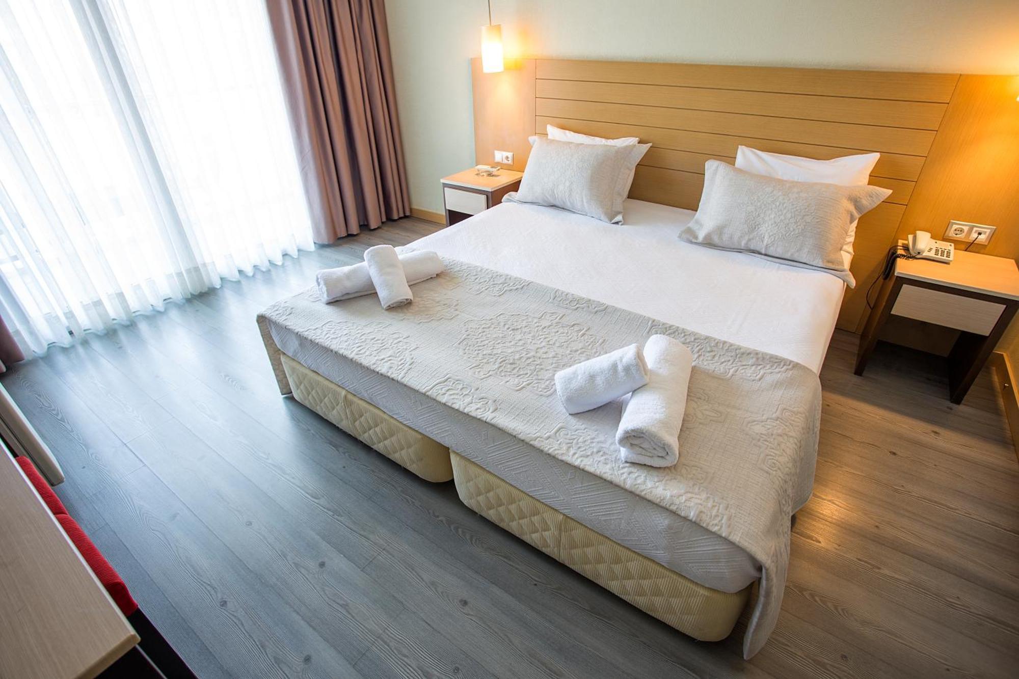 Cilek Marina Otel Кешме Экстерьер фото