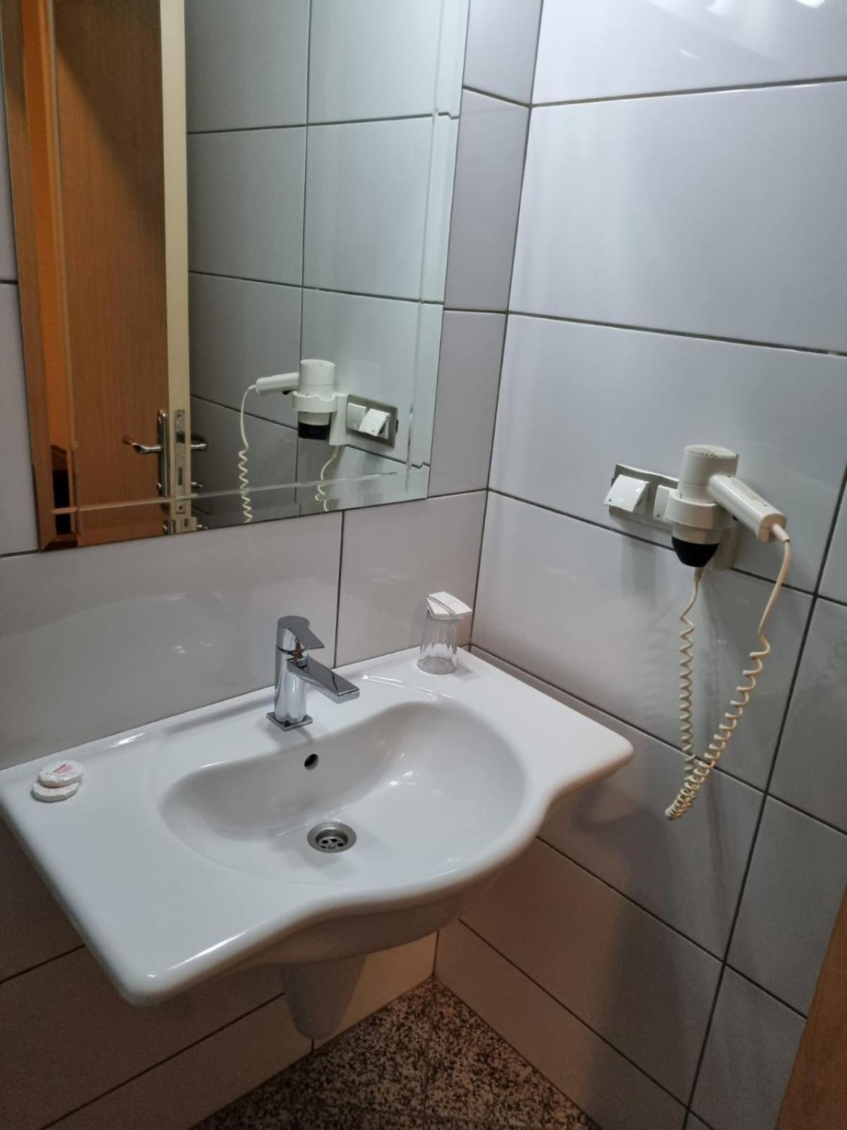 Cilek Marina Otel Кешме Экстерьер фото
