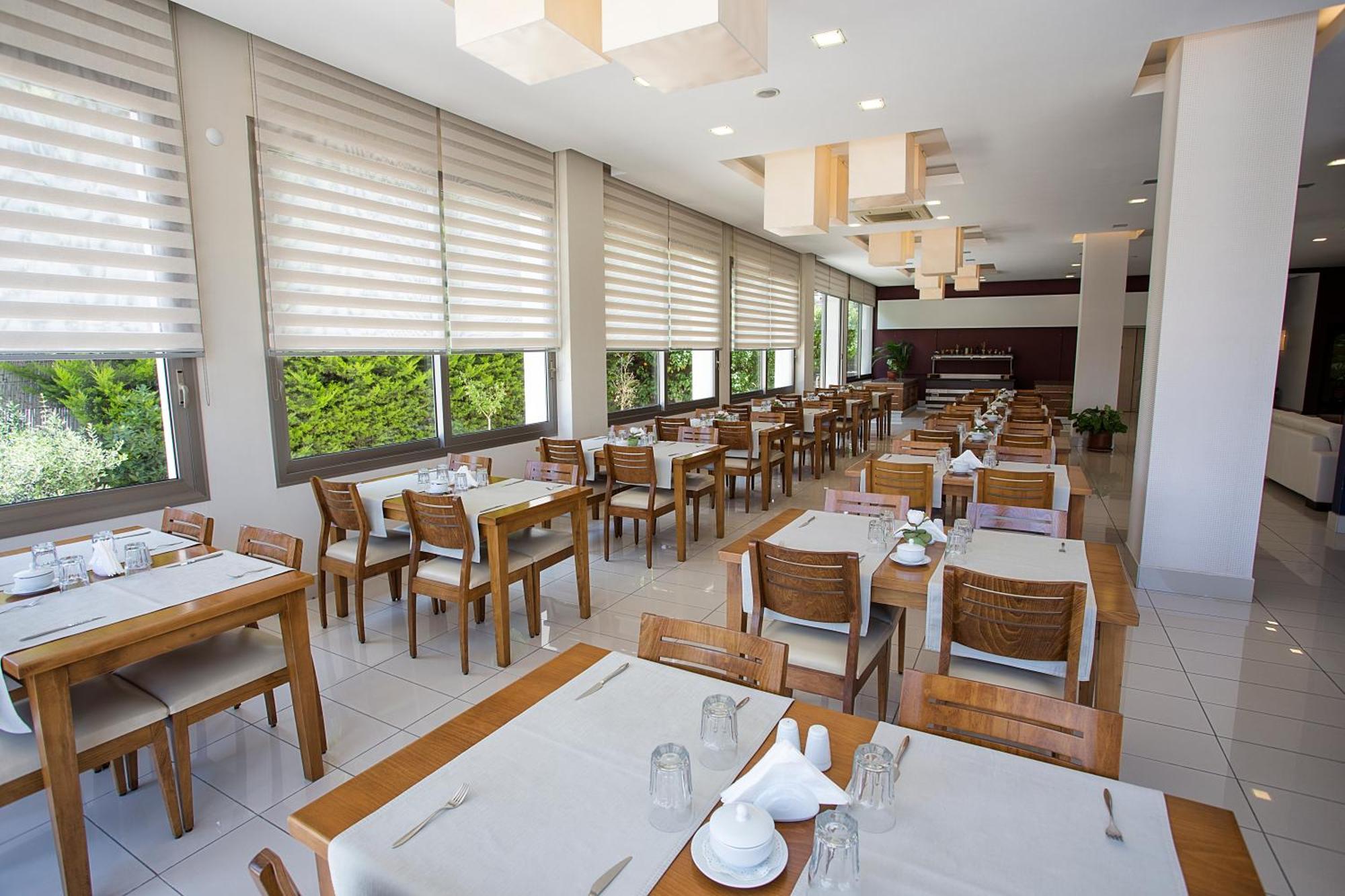 Cilek Marina Otel Кешме Экстерьер фото